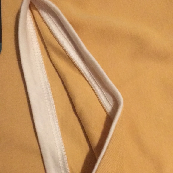 Van Heusen V-necked short sleeved shirt - Picture 2 of 2